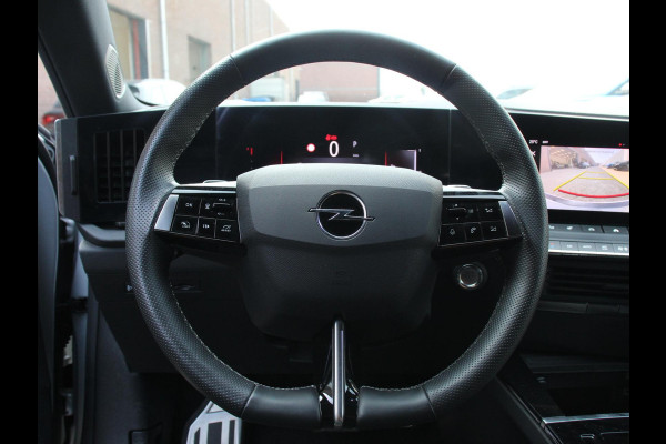 Opel Astra 1.2 Automaat GS Line Climate control Adaptive cruise control LED Voorstoelen verwarmd Stuurwiel verwarmd Achteruitrij camera 360* Sfeer verlichting Apple carplay/ Android auto
