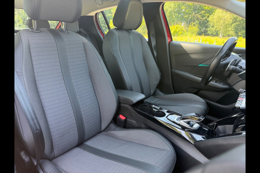 Peugeot 208 1.2 PureTech 101 pk AUTOMAAT Allure Pack, panoramadak, achteruitrijcamera, navigatie, adaptief cruise controle