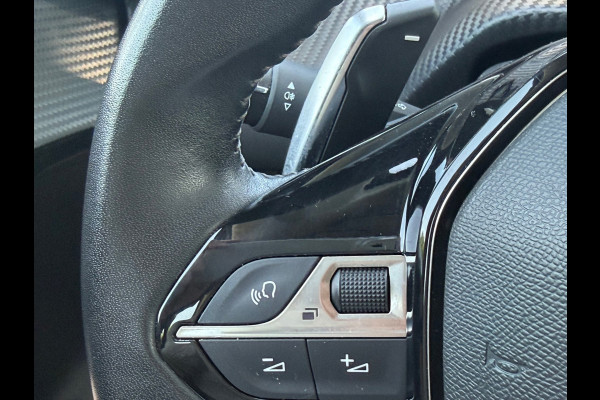 Peugeot 208 1.2 PureTech 101 pk AUTOMAAT Allure Pack, panoramadak, achteruitrijcamera, navigatie, adaptief cruise controle