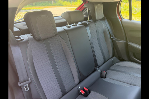 Peugeot 208 1.2 PureTech 101 pk AUTOMAAT Allure Pack, panoramadak, achteruitrijcamera, navigatie, adaptief cruise controle