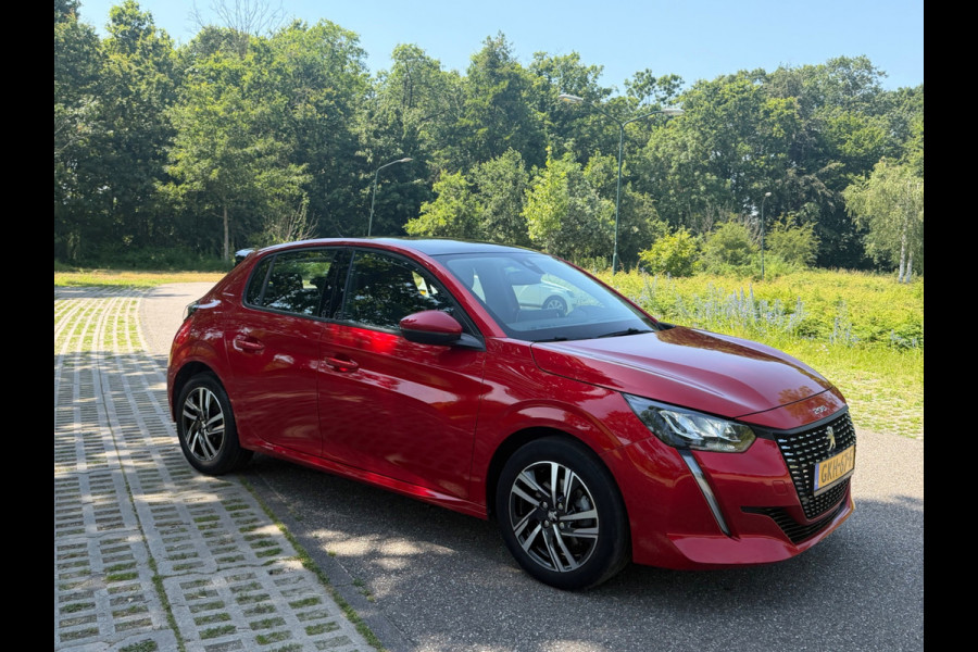 Peugeot 208 1.2 PureTech 101 pk AUTOMAAT Allure Pack, panoramadak, achteruitrijcamera, navigatie, adaptief cruise controle