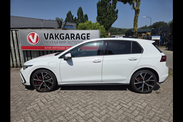 Volkswagen Golf 1.4 eHybrid GTE 19"/Adaptieve cruise/Lane + Travel assist/Front assist/Virtual Cockpit/Apple Carplay & Android auto/PDC v+a