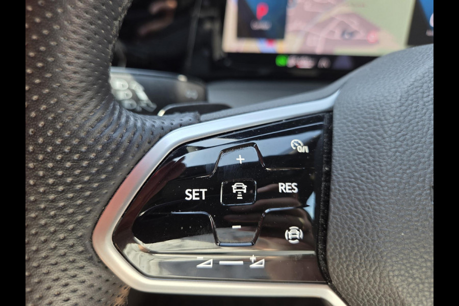 Volkswagen Golf 1.4 eHybrid GTE 19"/Adaptieve cruise/Lane + Travel assist/Front assist/Virtual Cockpit/Apple Carplay & Android auto/PDC v+a
