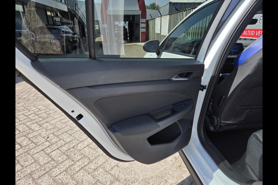 Volkswagen Golf 1.4 eHybrid GTE 19"/Adaptieve cruise/Lane + Travel assist/Front assist/Virtual Cockpit/Apple Carplay & Android auto/PDC v+a