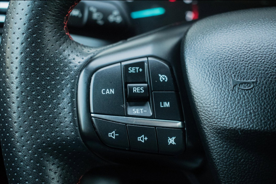 Ford Focus 1.0 EcoBoost ST Line BlackPack NL-auto [ Carplay Spoiler Extra Getint Parkeersensoren Rijstrooksensor Cruise Control ]