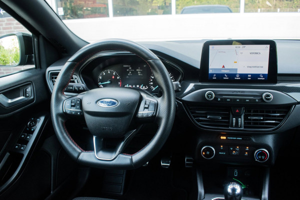 Ford Focus 1.0 EcoBoost ST Line BlackPack NL-auto [ Carplay Spoiler Extra Getint Parkeersensoren Rijstrooksensor Cruise Control ]