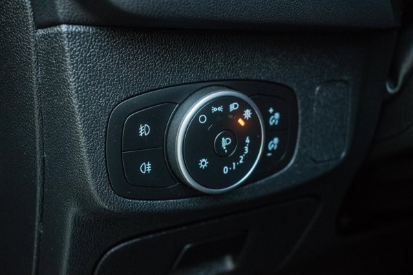 Ford Focus 1.0 EcoBoost ST Line BlackPack NL-auto [ Carplay Spoiler Extra Getint Parkeersensoren Rijstrooksensor Cruise Control ]
