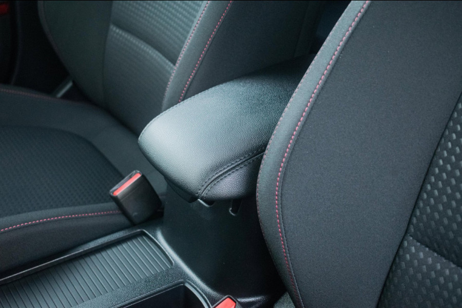 Ford Focus 1.0 EcoBoost ST Line BlackPack NL-auto [ Carplay Spoiler Extra Getint Parkeersensoren Rijstrooksensor Cruise Control ]