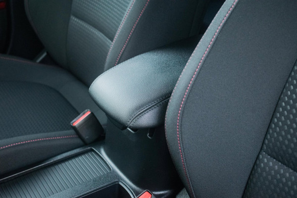 Ford Focus 1.0 EcoBoost ST Line BlackPack NL-auto [ Carplay Spoiler Extra Getint Parkeersensoren Rijstrooksensor Cruise Control ]