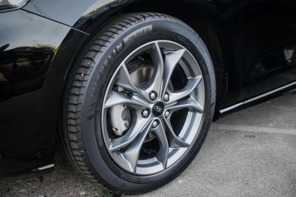 Ford Focus 1.0 EcoBoost ST Line BlackPack NL-auto [ Carplay Spoiler Extra Getint Parkeersensoren Rijstrooksensor Cruise Control ]