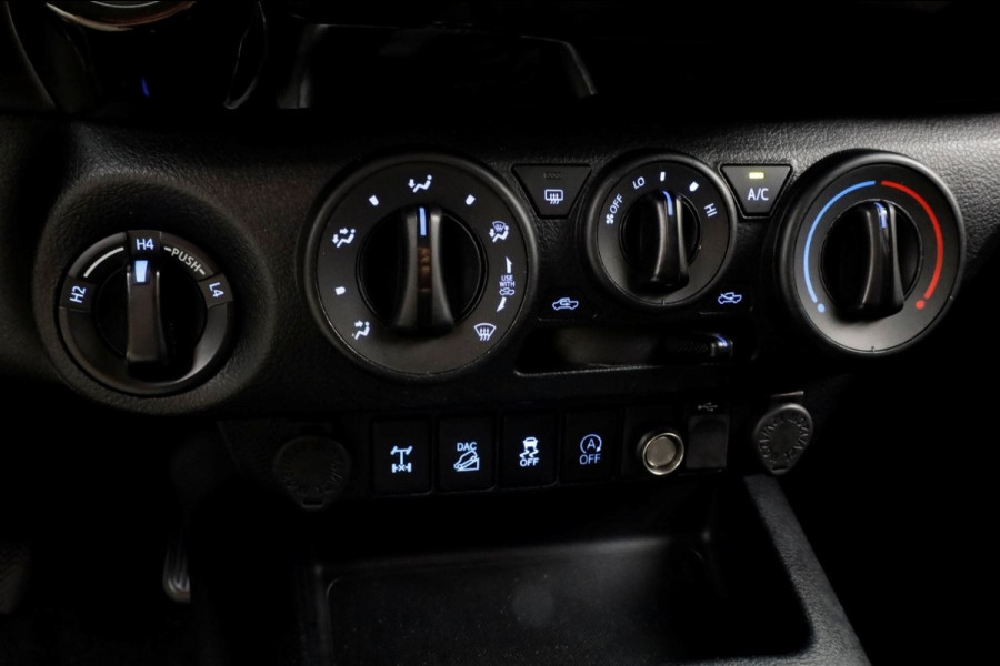 Toyota Hilux 2.4 D-4D-F 150pk E6 4X4 4WD Xtra Cab Professional Trekhaak 3500kg 01-2019