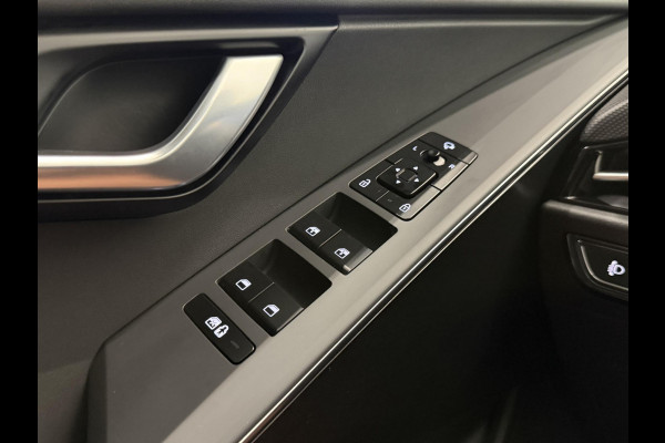 Kia Niro 1.6 GDi Hybrid Evolution Navigatie Apple Carplay Android Auto Camera Parkeersensoren achter Adaptive Cruise Control Full LED Stoelverwarming Elektr. stoelen en achterklep Climate Control Lichtmetalen velgen