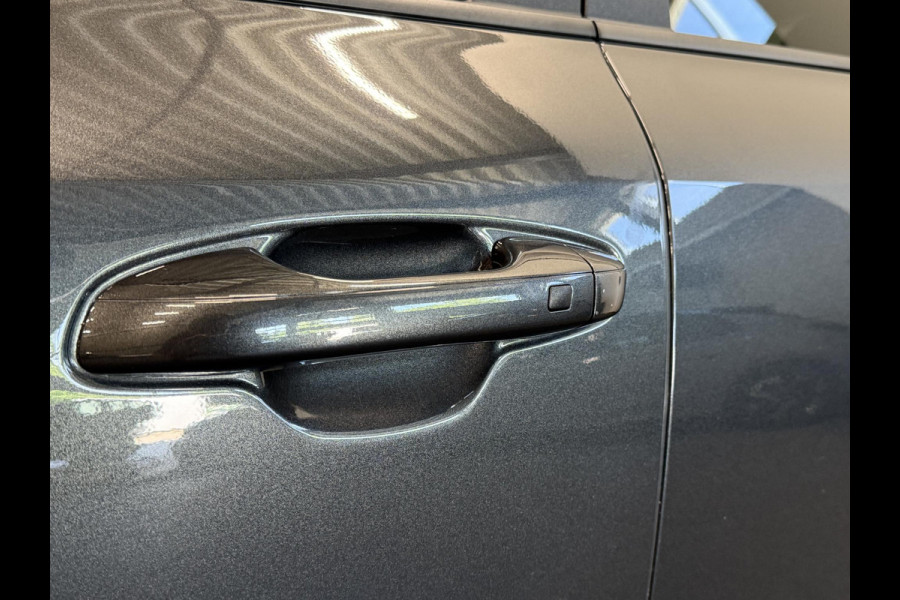 Kia Niro 1.6 GDi Hybrid Evolution Navigatie Apple Carplay Android Auto Camera Parkeersensoren achter Adaptive Cruise Control Full LED Stoelverwarming Elektr. stoelen en achterklep Climate Control Lichtmetalen velgen