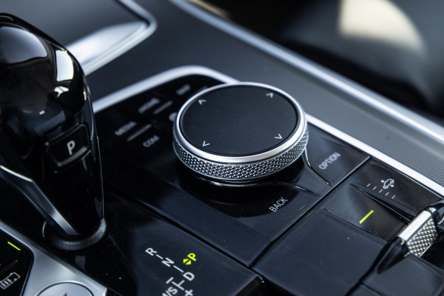 BMW X5 xDrive45e High Executive CARPLAY / CAMERA / DEALER ONDERHOUDEN / ZWART LEER / STOELVERWARMING / TREKHAAK