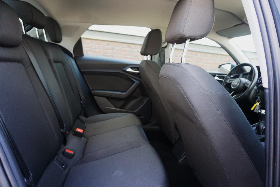 Audi A1 Sportback 25 TFSI Pro Line/Carplay/Virtual/Climate control/ Cruise control.