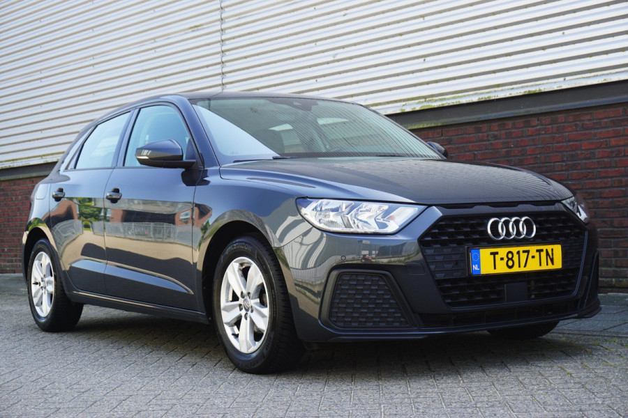 Audi A1 Sportback 25 TFSI Pro Line/Carplay/Virtual/Climate control/ Cruise control.