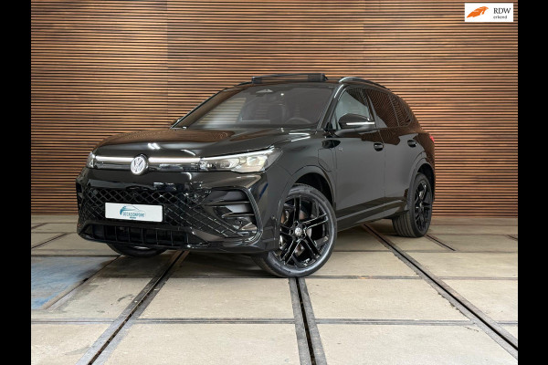 Volkswagen Tiguan 1.5 eHybrid R-Line Black Edition | 272PK | Garantie tot 2030 | IQ.Light HD | Pano | Trekhaak | Leder