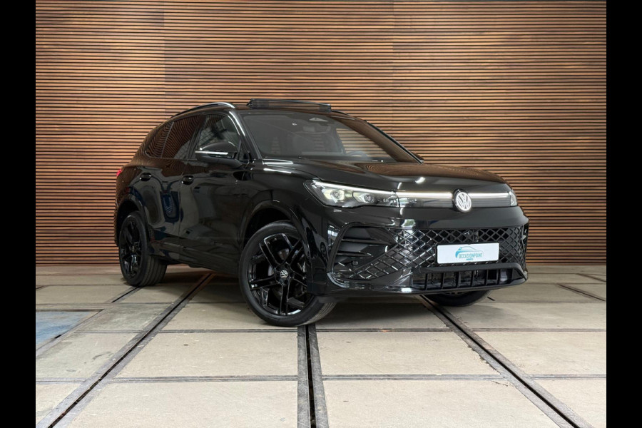 Volkswagen Tiguan 1.5 eHybrid R-Line Black Edition | 272PK | Garantie tot 2030 | IQ.Light HD | Pano | Trekhaak | Leder