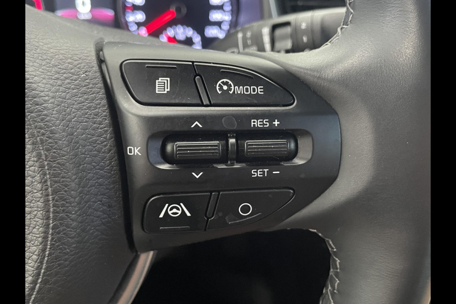 Kia Stonic 1.0 T-GDi MHEV DynamicPlusLine Navigatie Apple Carplay Android Auto Lichtmetalen Velgen Climate Control Cruise control Parkeer sensoren