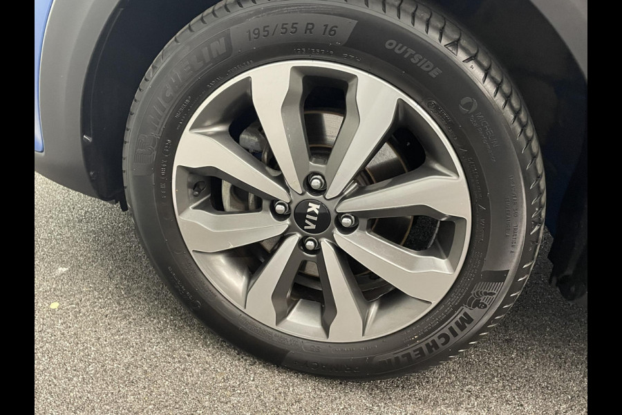 Kia Stonic 1.0 T-GDi MHEV DynamicPlusLine Navigatie Apple Carplay Android Auto Lichtmetalen Velgen Climate Control Cruise control Parkeer sensoren