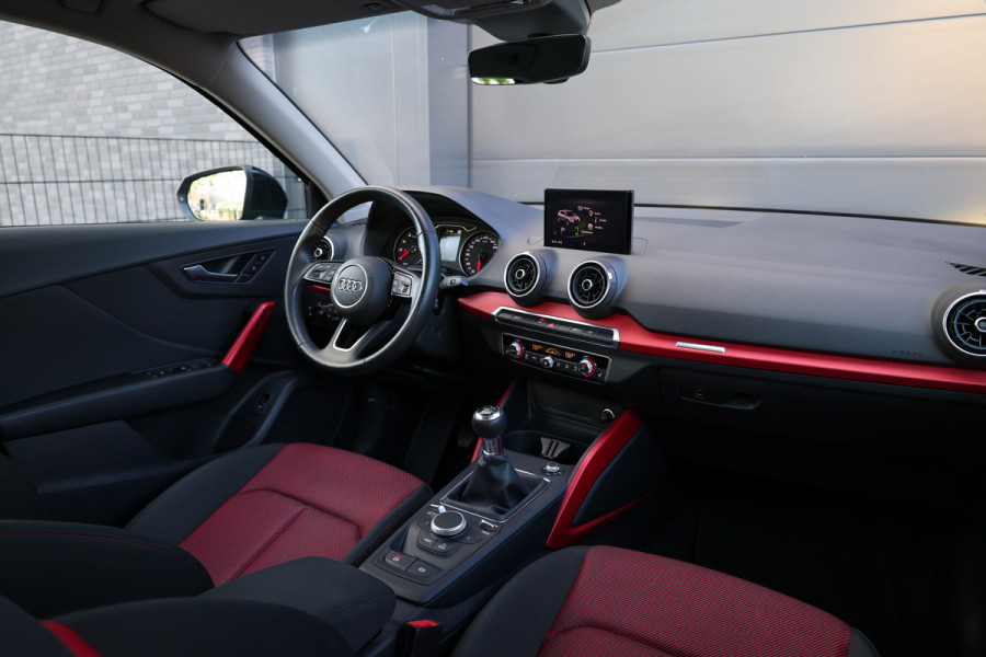 Audi Q2 30 TFSI S Edition | BTW | S-LINE | STOELVERWARMING | ACC | PDC V+A |