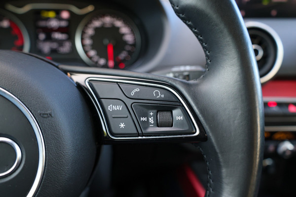 Audi Q2 30 TFSI S Edition | BTW | S-LINE | STOELVERWARMING | ACC | PDC V+A |
