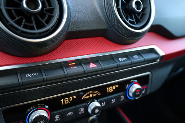 Audi Q2 30 TFSI S Edition | BTW | S-LINE | STOELVERWARMING | ACC | PDC V+A |