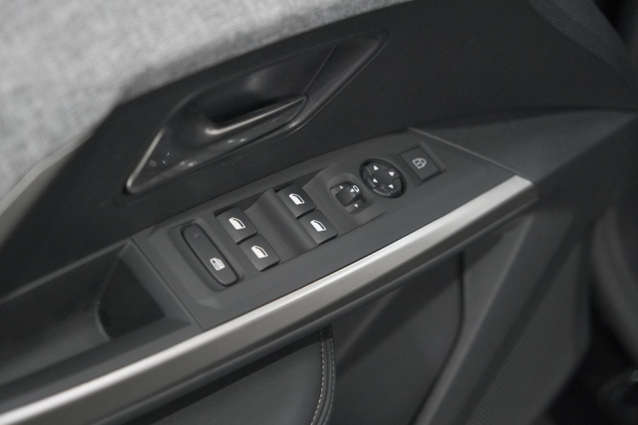 Peugeot 5008 1.2 Hybrid 136 Allure 7p | 7 Zitplaatsen | Camera | Stoelverwarming | Navigatie