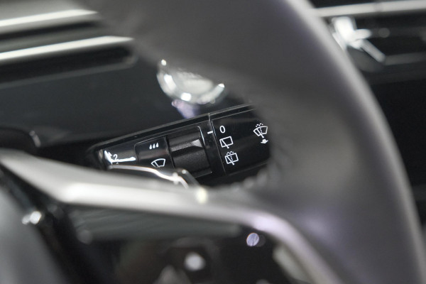Peugeot 5008 1.2 Hybrid 136 Allure 7p | 7 Zitplaatsen | Camera | Stoelverwarming | Navigatie