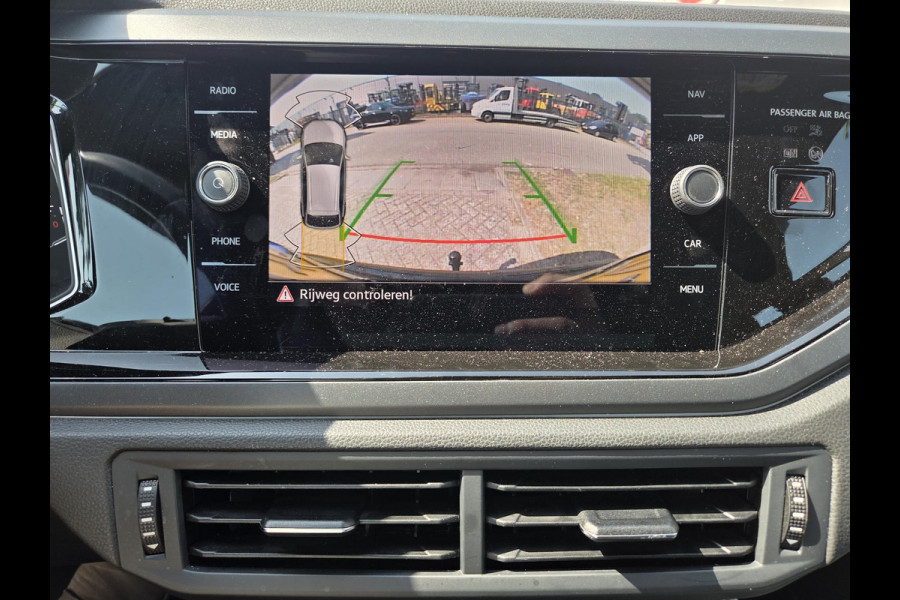 Volkswagen Taigo 1.5 TSI R-Line Business 18"/Trekhaak/IQ Light/Adaptieve cruise/Stoelverwarming/Camera/PDC v+a/Apple Carplay & Android Auto