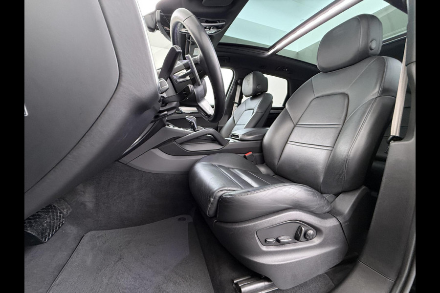 Porsche Cayenne 3.0 E-Hybrid Platinum Edition VAN: 77.900,- VOOR: 72.440,- UW WKVOORDEEL: 5.460,- | MEM. SEATS | Luchtvering | pano | stoelverwarming + verkoeling | 360 camera | Bose | sportchrono | mega knappe auto! | incl 12 mnd Bovag garantie |
