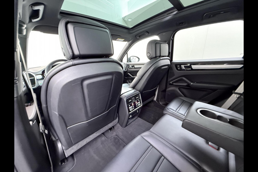 Porsche Cayenne 3.0 E-Hybrid Platinum Edition VAN: 77.900,- VOOR: 72.440,- UW WKVOORDEEL: 5.460,- | MEM. SEATS | Luchtvering | pano | stoelverwarming + verkoeling | 360 camera | Bose | sportchrono | mega knappe auto! | incl 12 mnd Bovag garantie |