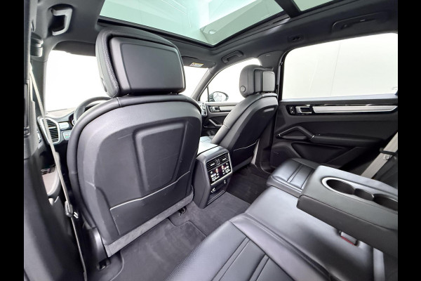 Porsche Cayenne 3.0 E-Hybrid Platinum Edition VAN: 77.900,- VOOR: 72.440,- UW WKVOORDEEL: 5.460,- | MEM. SEATS | Luchtvering | pano | stoelverwarming + verkoeling | 360 camera | Bose | sportchrono | mega knappe auto! | incl 12 mnd Bovag garantie |