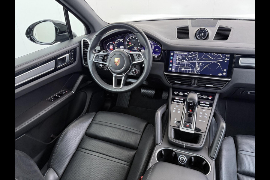 Porsche Cayenne 3.0 E-Hybrid Platinum Edition VAN: 77.900,- VOOR: 72.440,- UW WKVOORDEEL: 5.460,- | MEM. SEATS | Luchtvering | pano | stoelverwarming + verkoeling | 360 camera | Bose | sportchrono | mega knappe auto! | incl 12 mnd Bovag garantie |