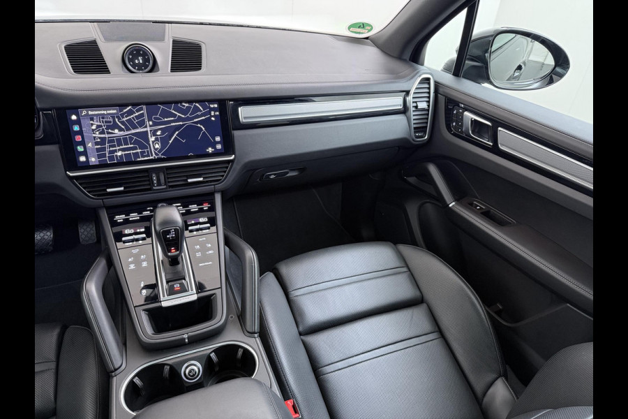 Porsche Cayenne 3.0 E-Hybrid Platinum Edition VAN: 77.900,- VOOR: 72.440,- UW WKVOORDEEL: 5.460,- | MEM. SEATS | Luchtvering | pano | stoelverwarming + verkoeling | 360 camera | Bose | sportchrono | mega knappe auto! | incl 12 mnd Bovag garantie |