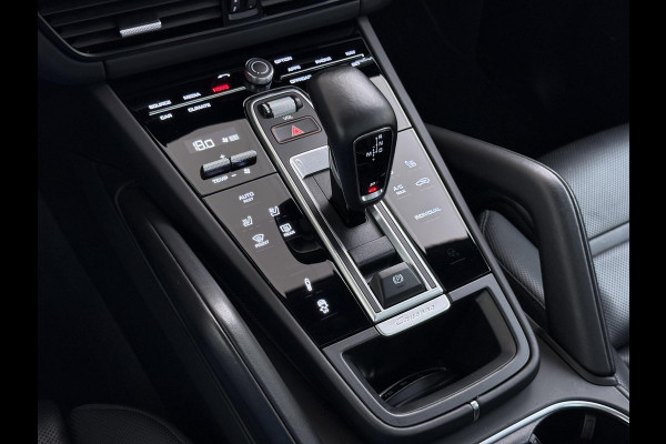 Porsche Cayenne 3.0 E-Hybrid Platinum Edition VAN: 77.900,- VOOR: 72.440,- UW WKVOORDEEL: 5.460,- | MEM. SEATS | Luchtvering | pano | stoelverwarming + verkoeling | 360 camera | Bose | sportchrono | mega knappe auto! | incl 12 mnd Bovag garantie |
