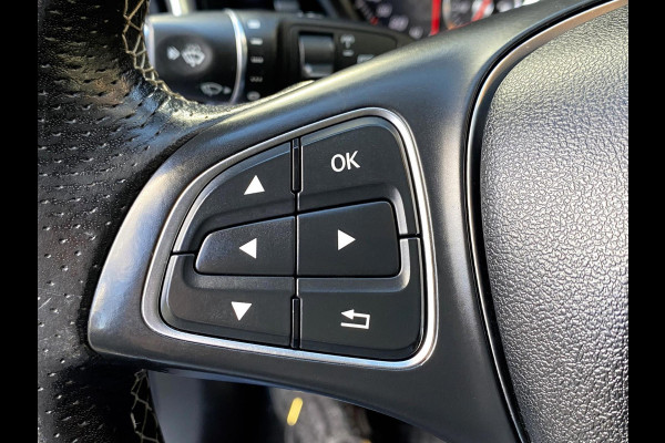 Mercedes-Benz A-Klasse 180 BlueEfficiency URBAN - Navigatie I Airco I PDC I Sport interieur & 19 inch Velgen I Dealer onderhouden