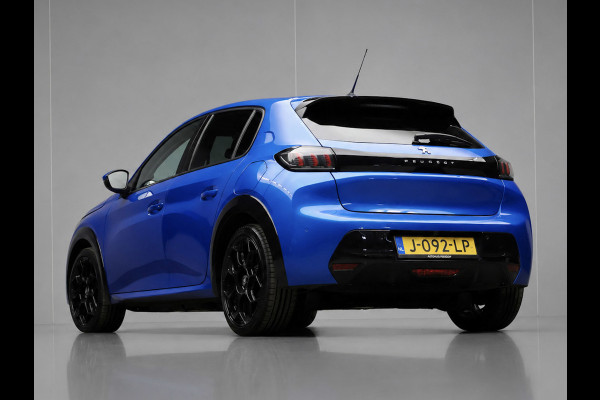 Peugeot e-208 EV Allure 50 kWh Sport (APPLE CARPLAY,NAVI,CAMERA,SFEERVERLICHTING,LED,CLIMATE,CRUISE,GETINT,SPORTSTOELEN,LM VELGEN)
