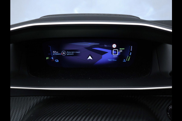Peugeot e-208 EV Allure 50 kWh Sport (APPLE CARPLAY,NAVI,CAMERA,SFEERVERLICHTING,LED,CLIMATE,CRUISE,GETINT,SPORTSTOELEN,LM VELGEN)