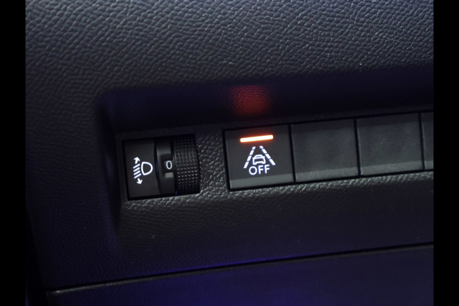 Peugeot e-208 EV Allure 50 kWh Sport (APPLE CARPLAY,NAVI,CAMERA,SFEERVERLICHTING,LED,CLIMATE,CRUISE,GETINT,SPORTSTOELEN,LM VELGEN)