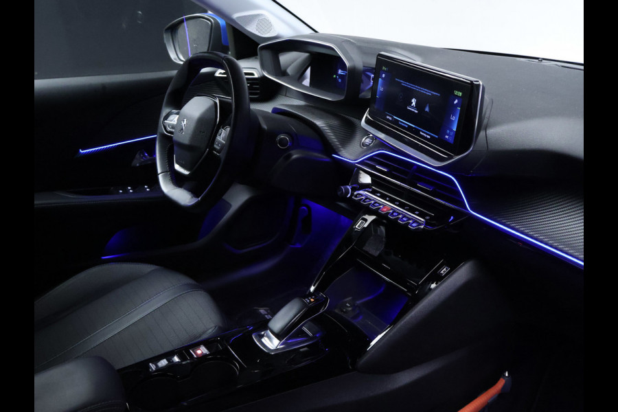 Peugeot e-208 EV Allure 50 kWh Sport (APPLE CARPLAY,NAVI,CAMERA,SFEERVERLICHTING,LED,CLIMATE,CRUISE,GETINT,SPORTSTOELEN,LM VELGEN)