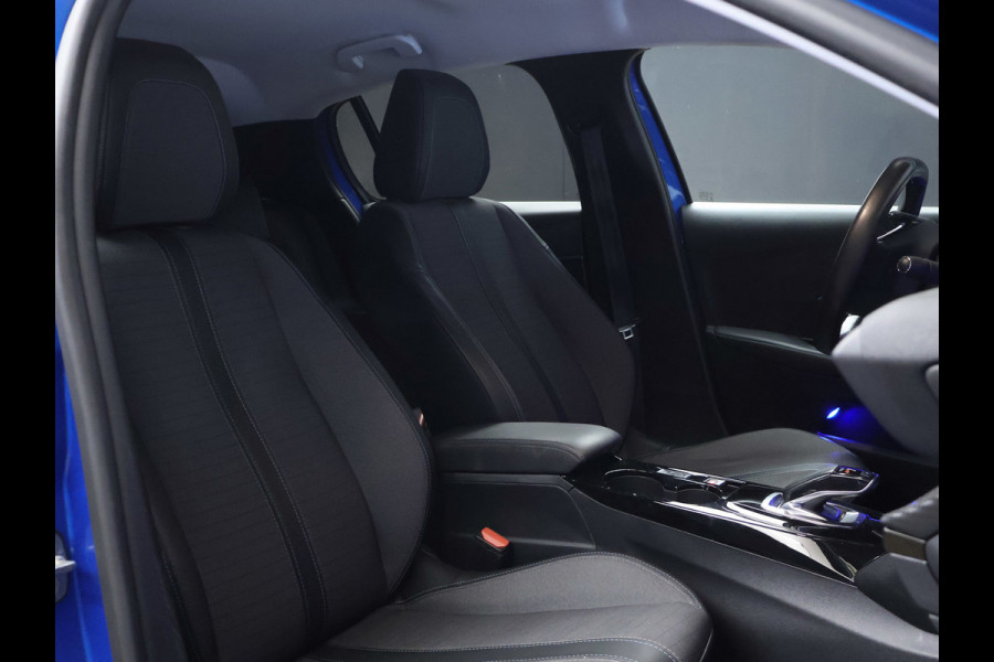Peugeot e-208 EV Allure 50 kWh Sport (APPLE CARPLAY,NAVI,CAMERA,SFEERVERLICHTING,LED,CLIMATE,CRUISE,GETINT,SPORTSTOELEN,LM VELGEN)