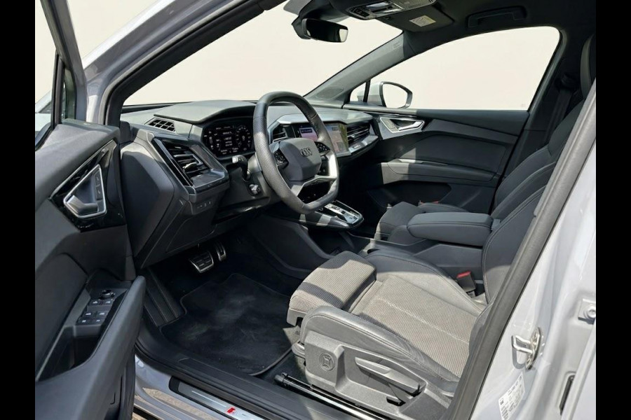 Audi Q4 e-tron 40 S edition 77 kWh 204pk | Navigatie | Stoelverwarming | Parkeercamera | Adaptief demping systeem | Warmtepomp