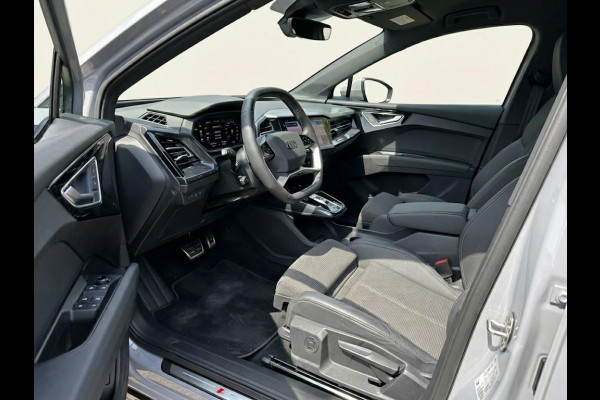 Audi Q4 e-tron 40 S edition 77 kWh 204pk | Navigatie | Stoelverwarming | Parkeercamera | Adaptief demping systeem | Warmtepomp