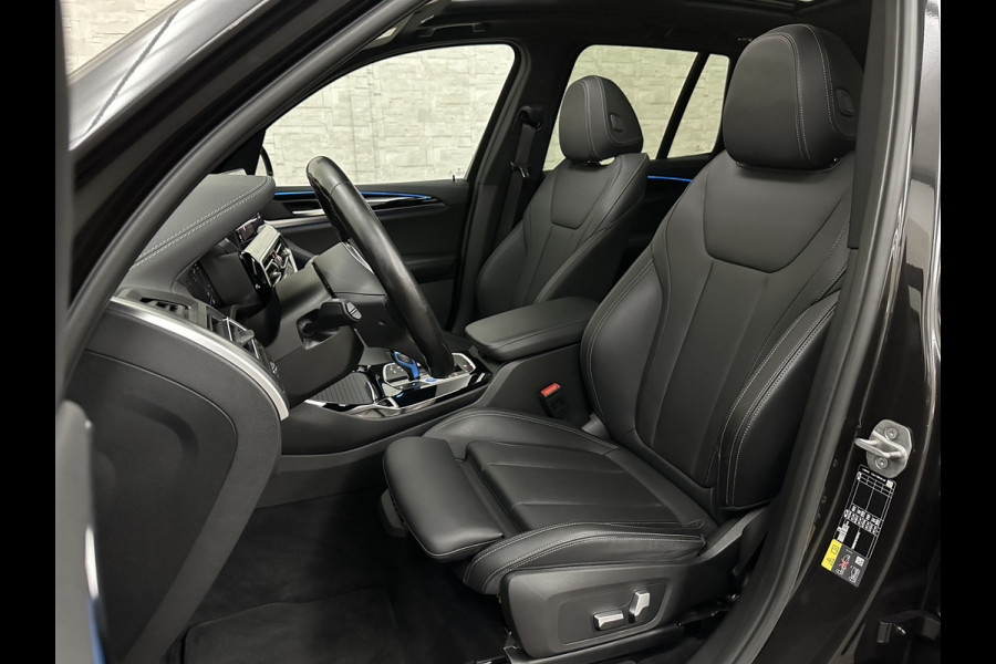 BMW iX3 M-Sport | Sophisto Grey! | Panorama | ACC | Leder | Memory | El. Trekhaak 97.6% SOH | Sfeerverlichting | 3-Zone Clima | Carplay | LED | Btw auto, 35400,= ex. | Rijklaar incl. Bovag garantie!