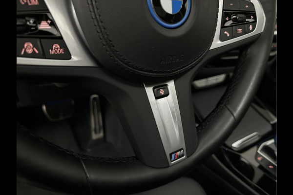 BMW iX3 M-Sport | Sophisto Grey! | Panorama | ACC | Leder | Memory | El. Trekhaak 97.6% SOH | Sfeerverlichting | 3-Zone Clima | Carplay | LED | Btw auto, 35400,= ex. | Rijklaar incl. Bovag garantie!