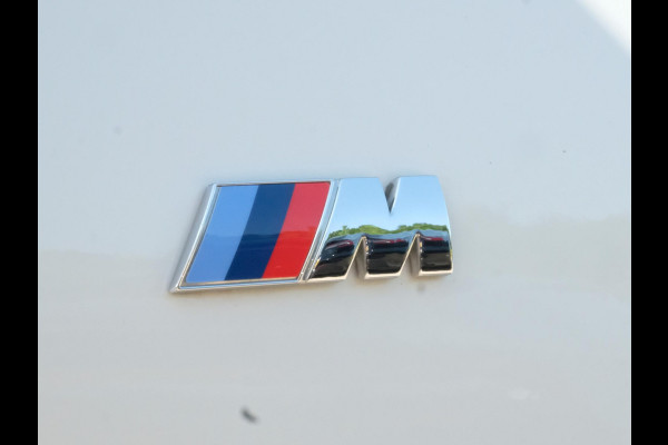 BMW X1 xDrive25e M Sport 220 PK | M-Sport | Trekhaak | 19 inch | Camera | Sportstoelen | Stoelverwarming | Adaptive Led | Elektrische achterklep