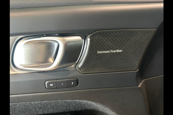Volvo XC40 T5 Aut. Plug-in Hybrid Plus Bright Stoelverwarming Parkeercamera 262pk