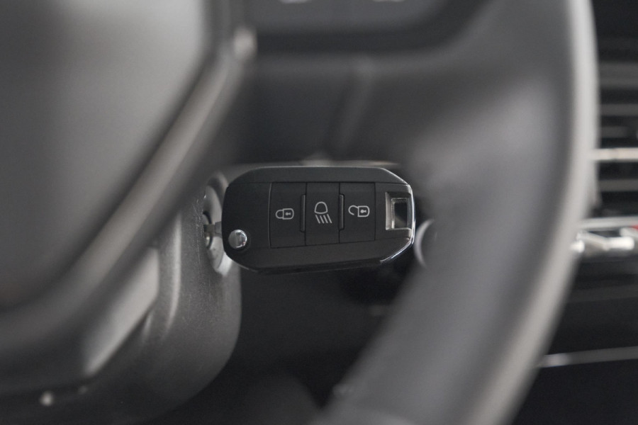 Peugeot 208 1.2 Hybrid 110 e-DSC6 Allure | IJSKOUDE Climate Control | Apple Carplay | Parkeersensoren