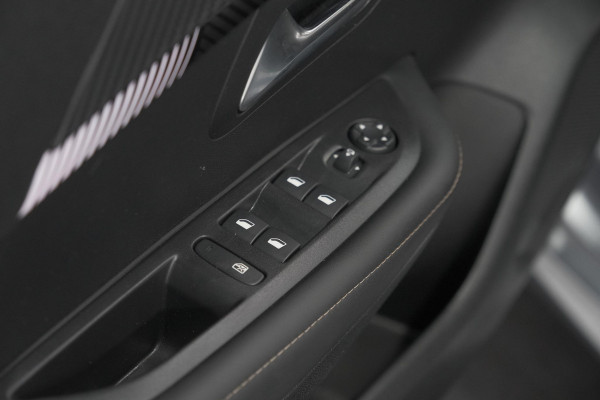 Peugeot 208 1.2 Hybrid 110 e-DSC6 Allure | IJSKOUDE Climate Control | Apple Carplay | Parkeersensoren